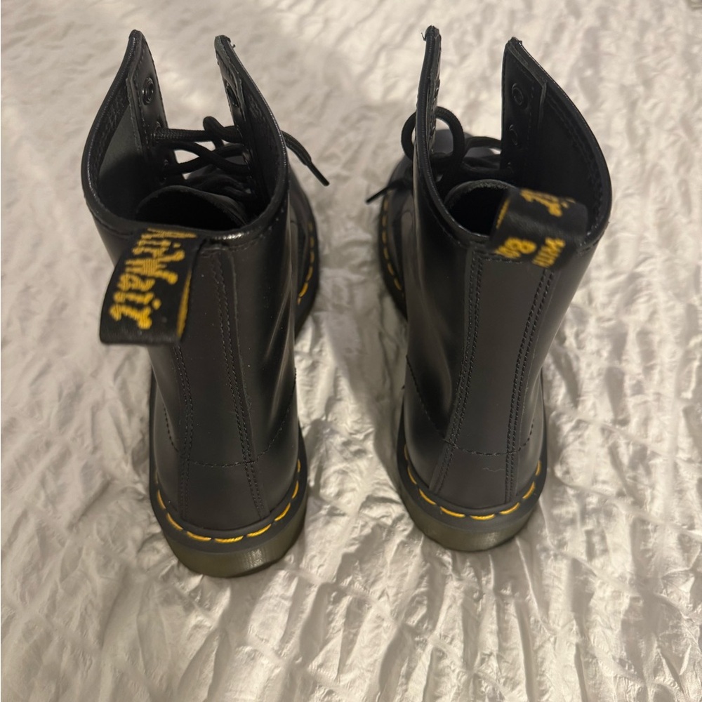Dr. Martens - The Original View 2
